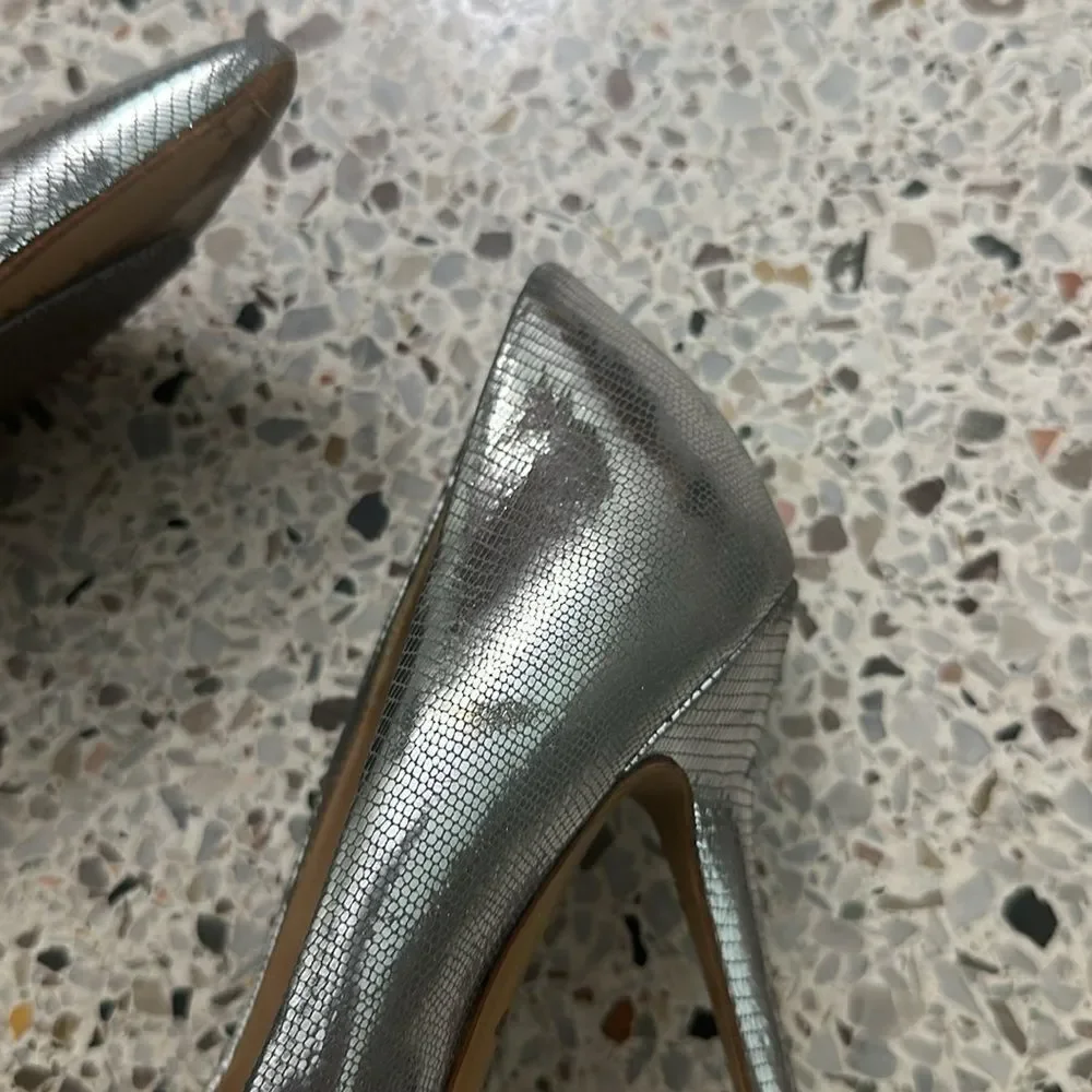 Salvatore Ferragamo silver metallic heels pumps 8.5